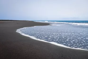 Plage de sable noir à Fogo