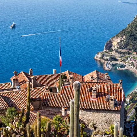 Vue panoramique depuis le Jardin Exotique d'Eze